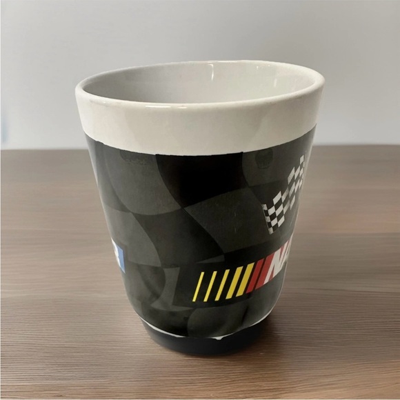 NASCAR Coffee Mug Black And White Checkered Flag 2004 One Small Scratch - Picture 5 of 9